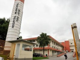 Mulher esfaqueada pelo companheiro passa por cirurgia no Hospital São José, em Joinville