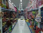 Loja na zona Sul de Joinville está comercializando apenas alguns produtos. Alguns corredores foram fechados, por exemplo