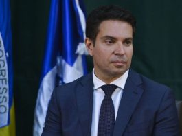 Ministro do STF suspende nomeação de Ramagem como diretor-geral da PF