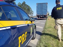 VÍDEO: PRF recupera carreta roubada na BR-101 em Barra Velha