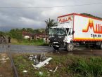 Caminhão bate em trem na SC-108, em Guaramirim