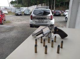 Homem é preso por tráfico e posse ilegal de arma no Aventureiro, em Joinville