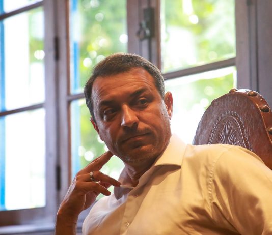 Deputados autorizam abertura do 2º processo de impeachment contra Moisés deputados