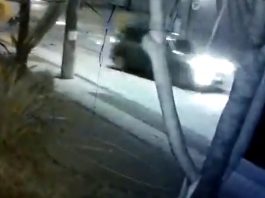 VÍDEO: motociclista morre em batida e motorista foge sem prestar socorro em Joinville Motorista foge após bater contra motociclista em Joinville