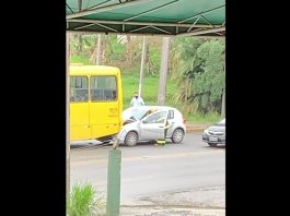 Acidente entre carro e ônibus no Vila Nova