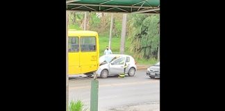 Acidente entre carro e ônibus no Vila Nova