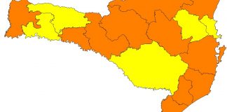 Potencial de risco para Covid-19 em Santa Catarina