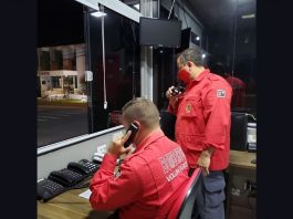 Bombeiros salvam bebê engasgado após orientarem pais em ligação, em São Francisco do Sul bebê