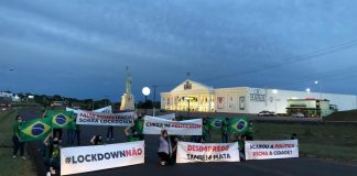 Funcionários da Havan fecham rodovia no Paraná em protesto contra decretos relacionados à Covid-19