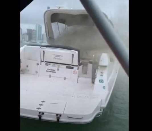 VÍDEO: lancha com nove pessoas pega fogo em Balneário Camboriú