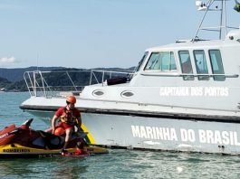 Dois pescadores morrem após barco naufragar, em Balneário Piçarras