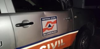 Covid-19: equipe da Defesa Civil é agredida em bar durante abordagem em Blumenau