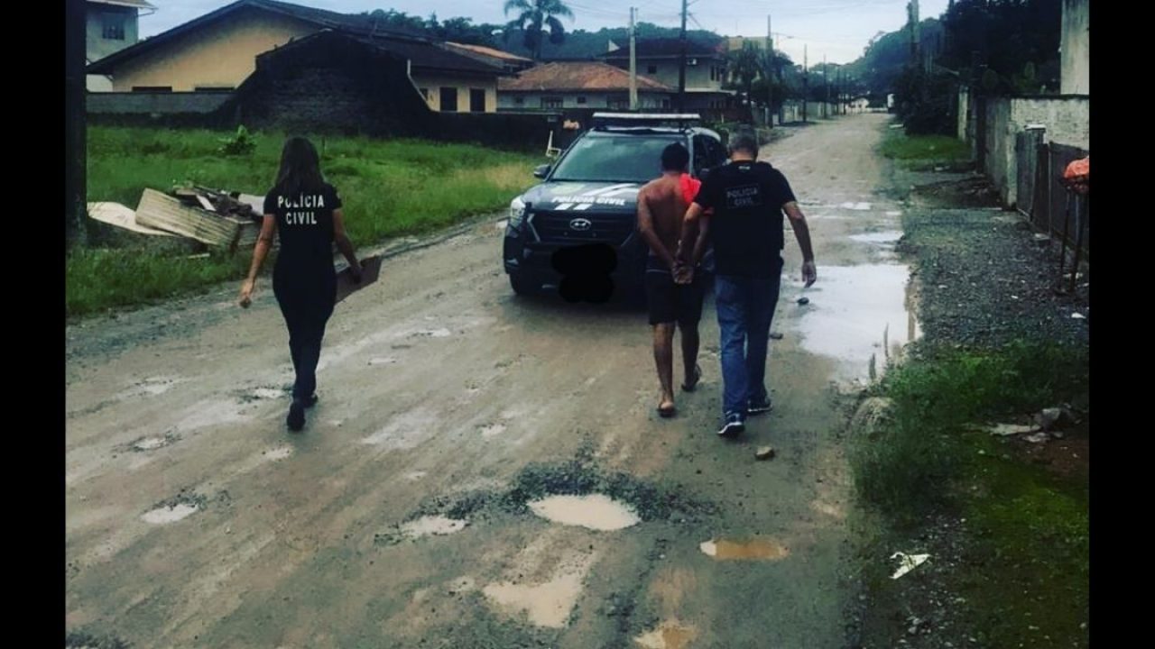 Dois homens são presos em Joinville em operação contra pornografia e  estupro de vulnerável