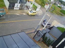 VÍDEO – Mulher com criança tem o carro roubado no bairro Glória, em Joinville