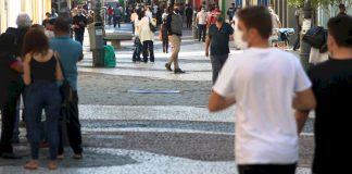 SC vive epicentro da variante P1 e investiga indícios de outras cepas, afirma secretário de Saúde