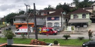 Criança de sete anos fica ferida após ser atropelada por um carro no bairro Costa e Silva