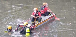 Bombeiros Voluntários procuram por corpo no rio Cachoeira