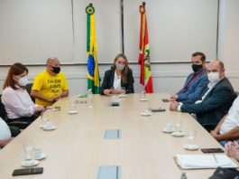 Daniela Reinehr faz reunião com núcleo de eventos da Ajorpeme