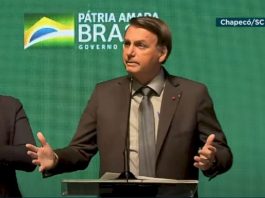 Em Chapecó, Bolsonaro defende tratamento imediato e critica lockdown