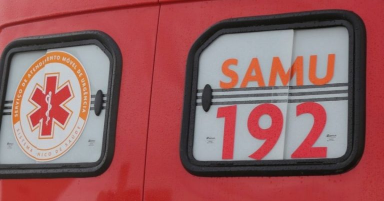 ambulancia do samu visto de fora