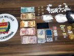 Homem é preso com drogas e quase R$ 2 mil no bairro Itinga, em Araquari
