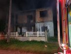 Sobrado em construção pega fogo em Itapoá
