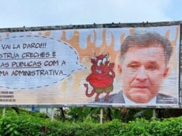 Sinjusc distribui 40 outdoors de campanha contra PEC 32 em Joinville