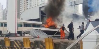 VÍDEO – Lancha pega fogo na marina em Balneário Camboriú