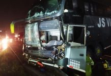 Acidente entre quatro veículos deixa três feridos na BR-101, em Araquari