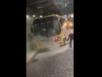 VÍDEO - Ônibus pega fogo no Terminal Norte de Joinville