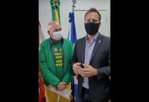 VÍDEO - Prefeito entrega à Luciano Hang alvará de construção de Havan no Aventureiro