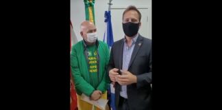 VÍDEO - Prefeito entrega à Luciano Hang alvará de construção de Havan no Aventureiro