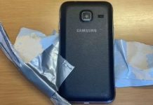 Advogado foi preso tentando repassar um celular a detento no Presídio Regional de Joinville