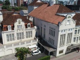 Vista aérea do teatro Harmonia Lyra