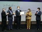 Monsenhor Bertino Weber recebe a Medalha Dona Francisca em Joinville