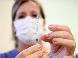 Prefeitura de Joinville abre agendamento da vacinação para trabalhadores da indústria Prefeitura de Joinville abre agendamento da vacinação para trabalhadores da indústria