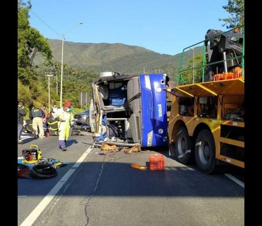 Vítima de acidente com ônibus de equipe de futsal é operada em Joinville acidente com ônibus de equipe de futsal