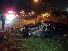 Colisão entre carro e caminhão deixa mulher gravemente ferida na BR-280, em São Francisco do Sul