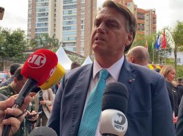 Em Joinville, Bolsonaro defende voto impresso e critica ministros do STF