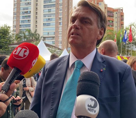 Em Joinville, Bolsonaro defende voto impresso e critica ministros do STF