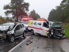 Motorista fica preso às ferragens em acidente na BR-280, em Canoinhas