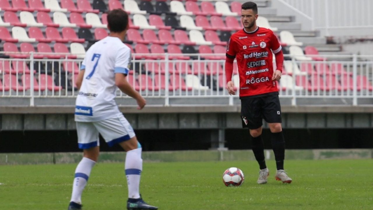 Nação e Avaí empataram por 1 a 1 na Arena Joinville (Foto: Leo