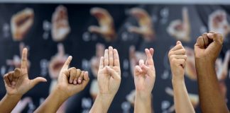 Joinville abre inscrições para curso gratuito de libras