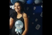 Enfermeira orienta dar descarga após bebê nascer em vaso sanitário em Balneário Camboriú