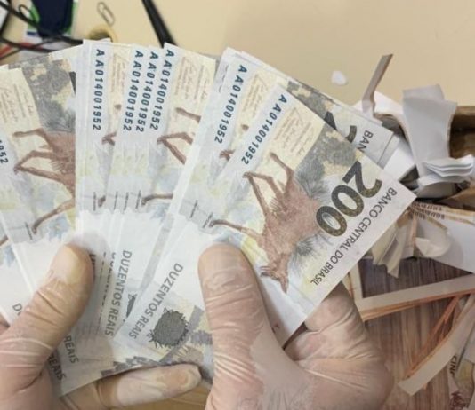 Homem que produzia dinheiro falso e distribuía pelos Correios é preso em Araquari