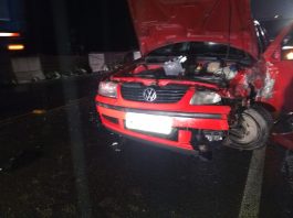 Homem fica gravemente ferido em colisão entre carro e furgão na BR-280, em Araquari