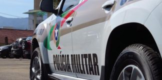 Bebê é encontrado sozinho engatinhando em rodovia de Santa Catarina