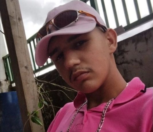 Jovem morre prensado por caminhão em acidente de trabalho, em Araquari