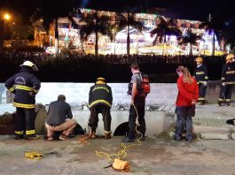 VÍDEO – Veja momento em que calçada desaba durante abertura do Natal Cultural de Joinville VÍDEO - Veja momento em que calçada desaba durante abertura do Natal Cultural de Joinville