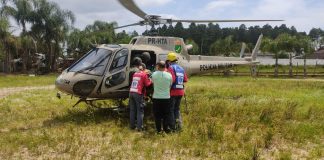 Adolescente cai de escada em escola de Joinville